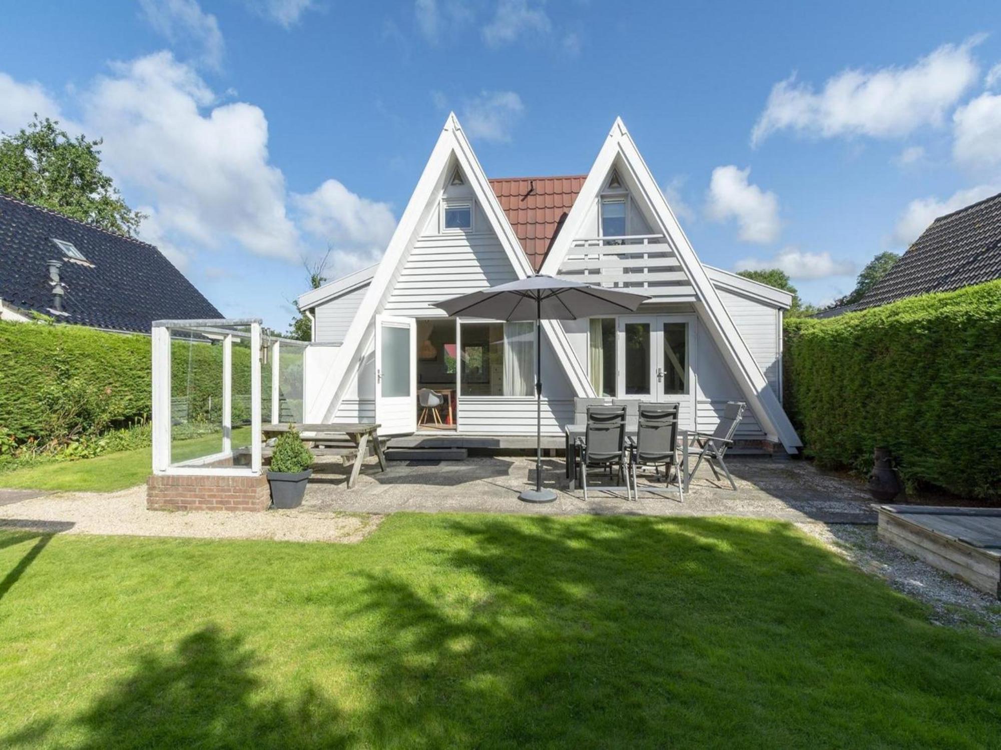 Cozy Holiday Home With Garden Sint Maartensvlotbrug Exteriör bild