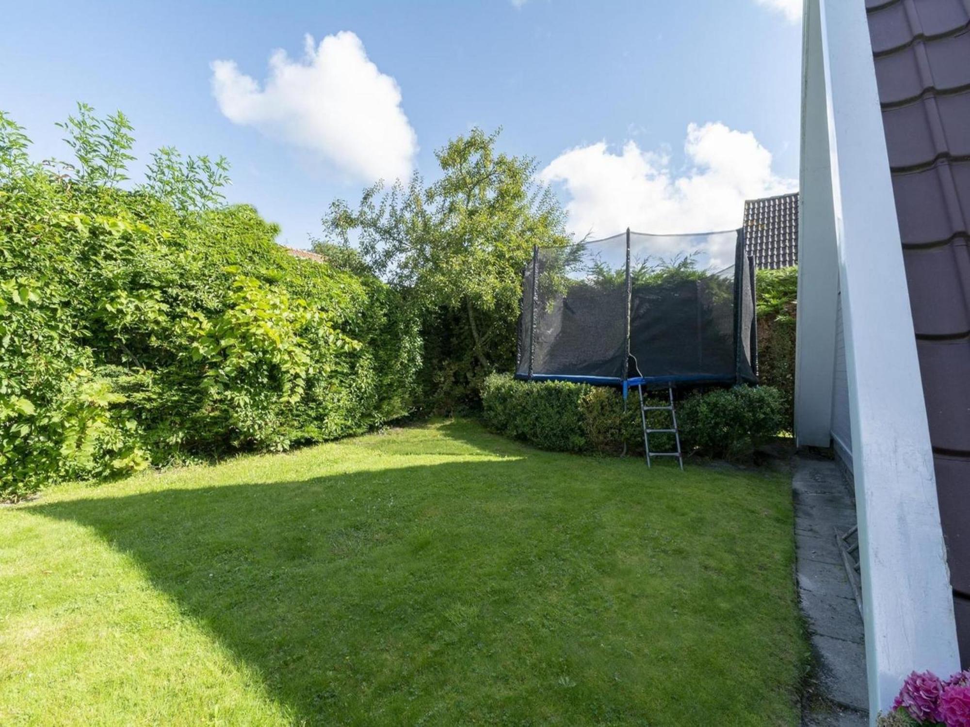Cozy Holiday Home With Garden Sint Maartensvlotbrug Exteriör bild