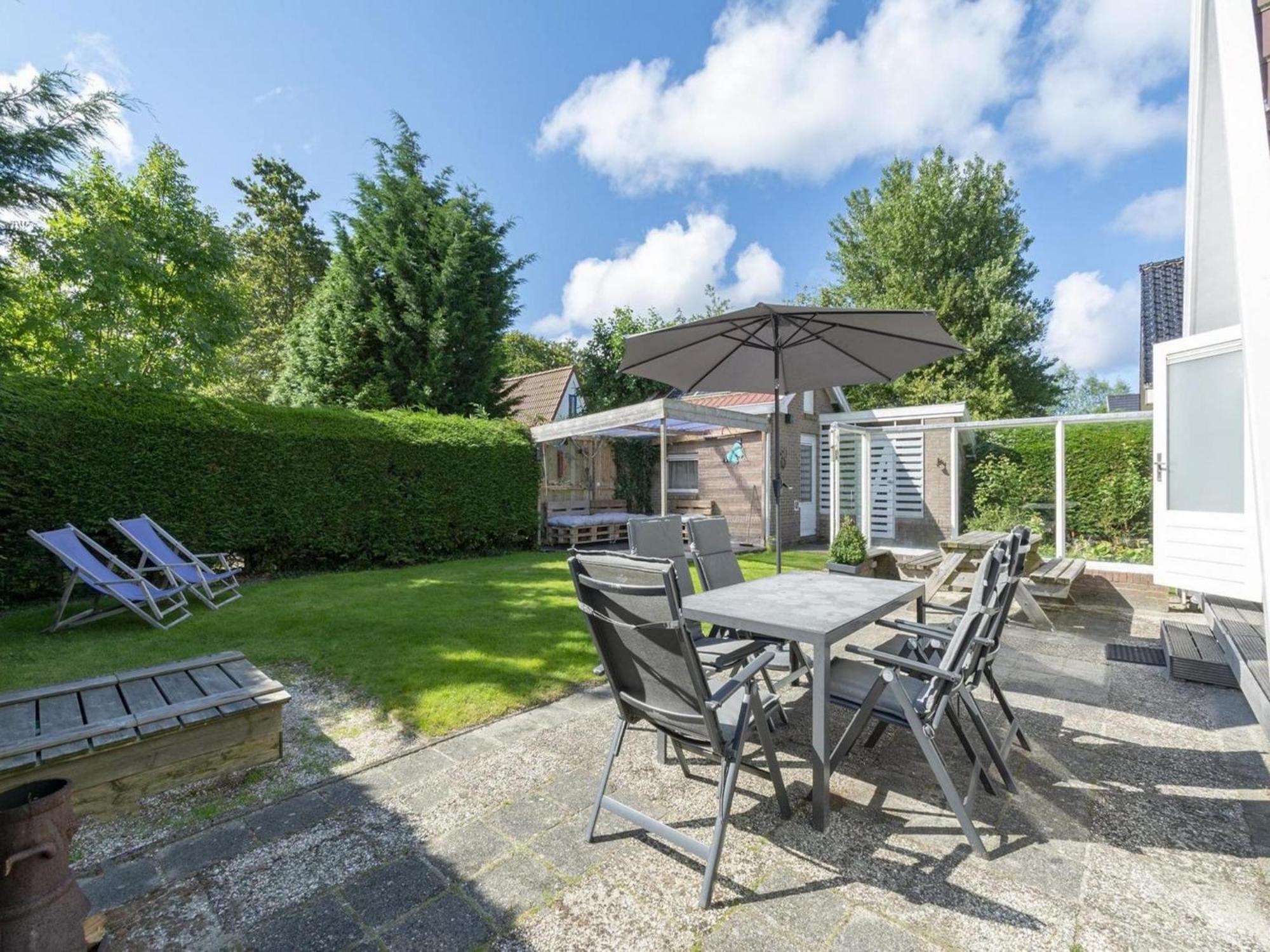 Cozy Holiday Home With Garden Sint Maartensvlotbrug Exteriör bild